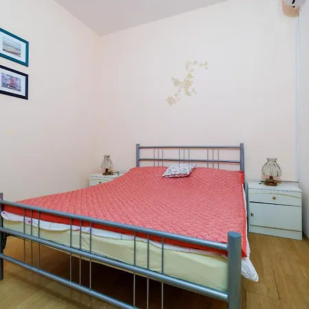 Cozy With Sea View 公寓 诺维·维诺多尔斯基